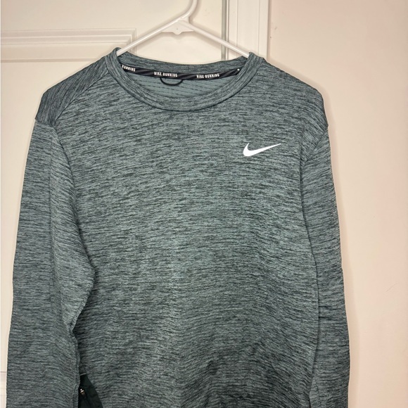 Nike Running Thermal Long Sleeve Shirt - Picture 2 of 6